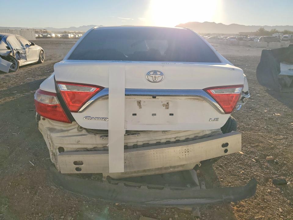 63449136 :رقم المزاد ، 4T1BF1FKXGU532697 vin ، 2016 Toyota Camry مزاد بيع