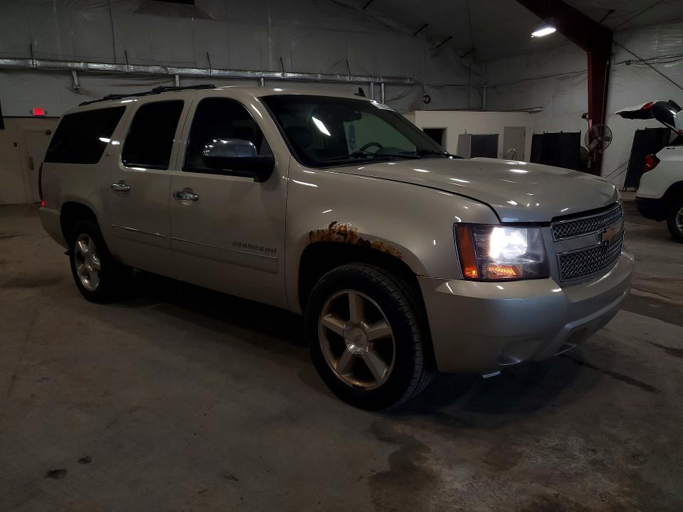 71025536 :رقم المزاد ، 1GNSKKE74DR283032 vin ، 2013 Chevrolet Suburban مزاد بيع