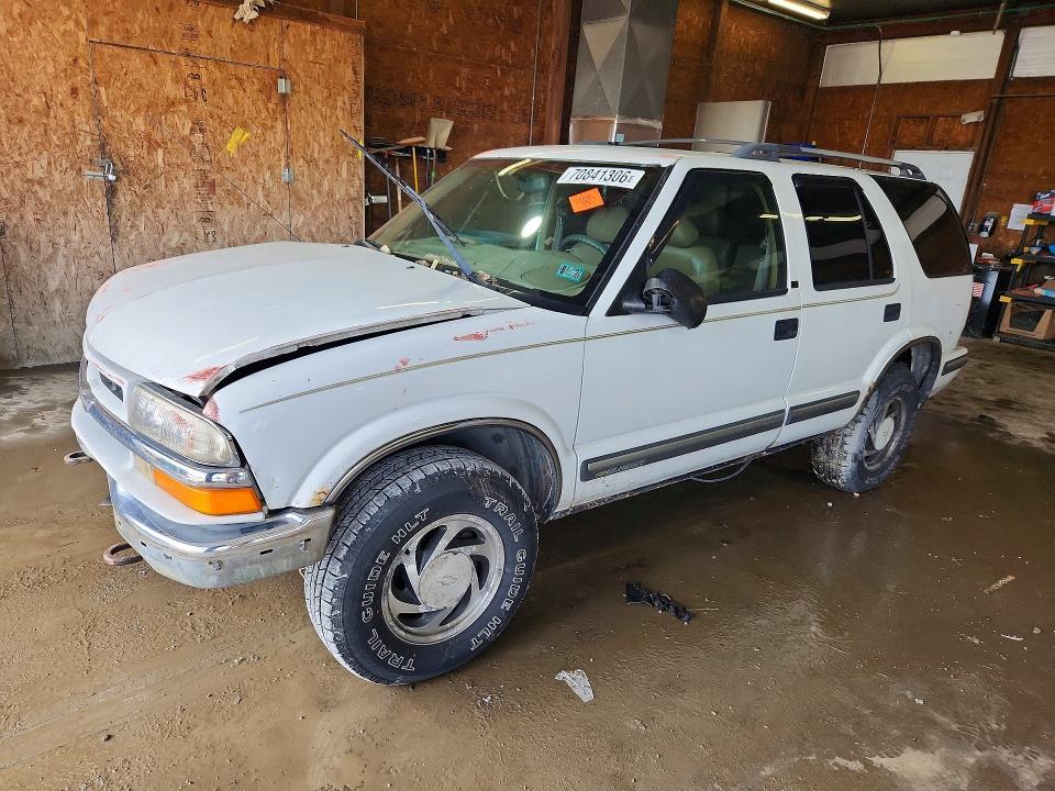 70841306 :رقم المزاد ، 1GNDT13W1W2143493 vin ، 1998 Chevrolet Blazer مزاد بيع
