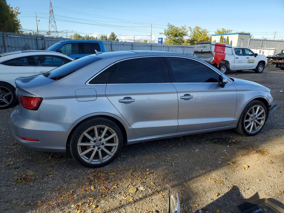 Продажа на аукционе авто 2015 Audi A3, vin: WAUCJRFF3F1112446, номер лота: 72185886