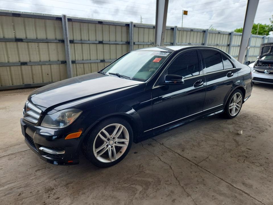 70379626 :رقم المزاد ، WDDGF8AB7DR276727 vin ، 2013 Mercedes-benz C مزاد بيع
