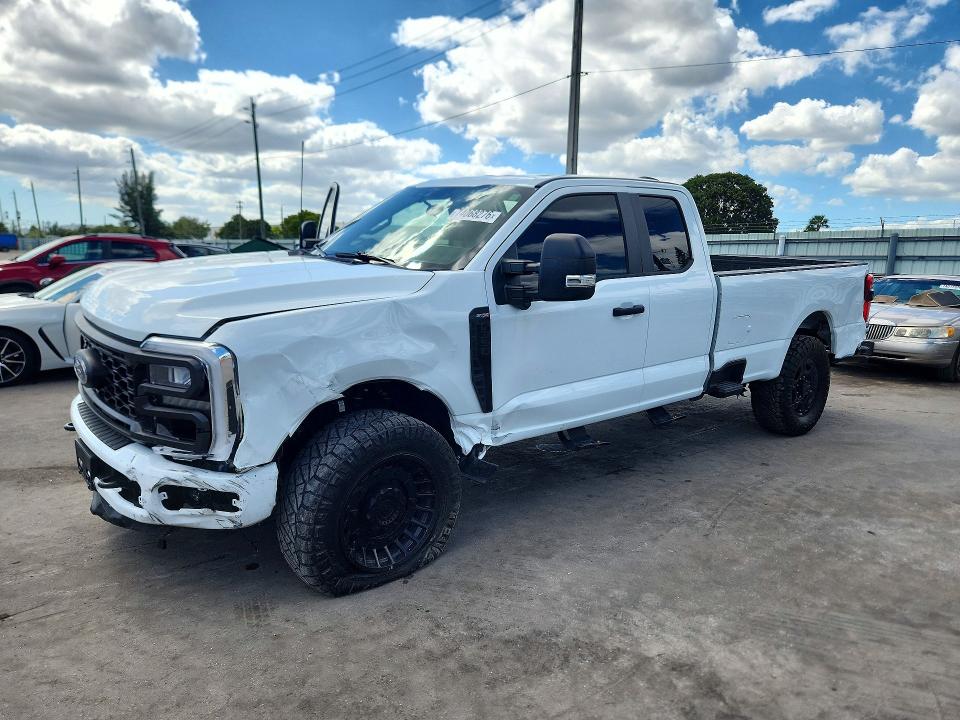 2025 Ford F350 მანქანა იყიდება აუქციონზე, vin: 1FT8X3BT8SEE09909, აუქციონის ნომერი: 74068276
