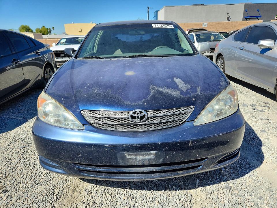 71481016 :رقم المزاد ، JTDBE32K340255273 vin ، 2004 Toyota Camry مزاد بيع