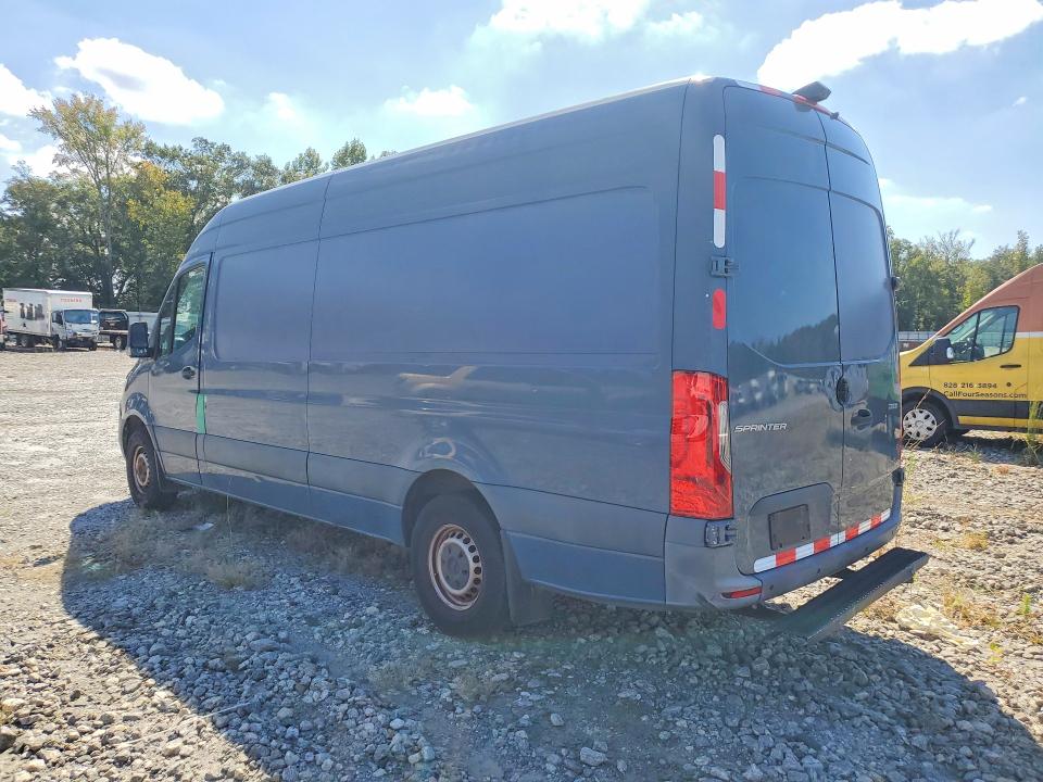 72097206 :رقم المزاد ، WD4PF1CD7KP151936 vin ، 2019 Mercedes-benz Sprinter مزاد بيع