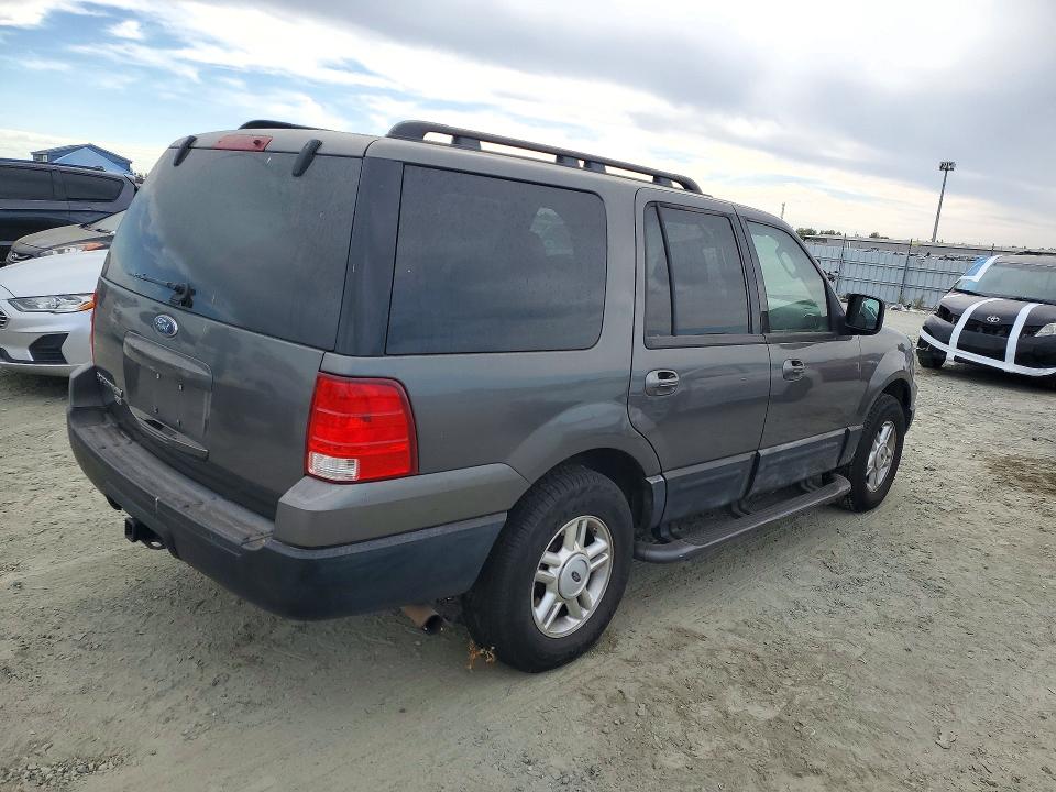 2005 Ford Expedition მანქანა იყიდება აუქციონზე, vin: 1FMPU15575LA20826, აუქციონის ნომერი: 73764166