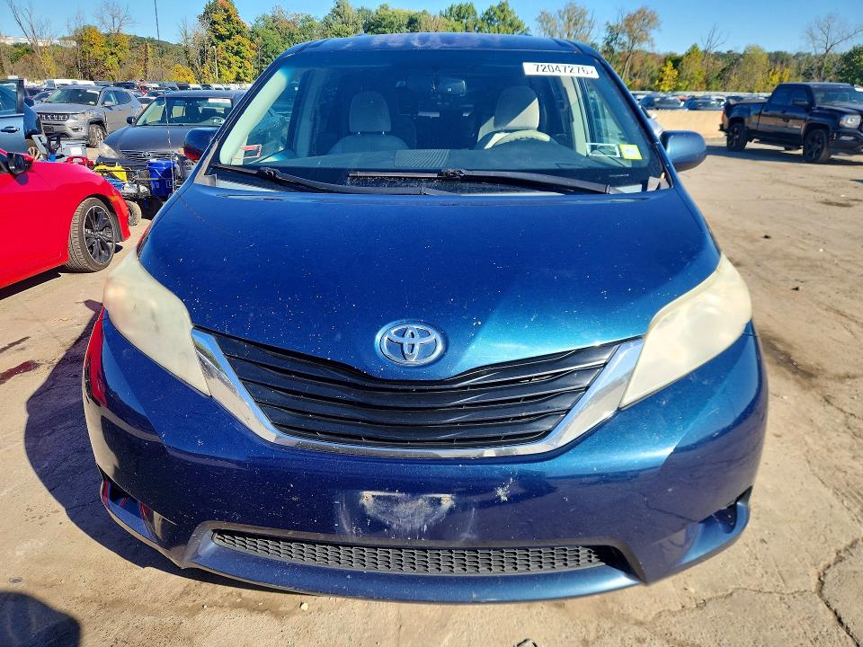 Aukcja sprzedaży 2011 Toyota Sienna, vin: 5TDKK3DC3BS076658, numer aukcji: 72047276