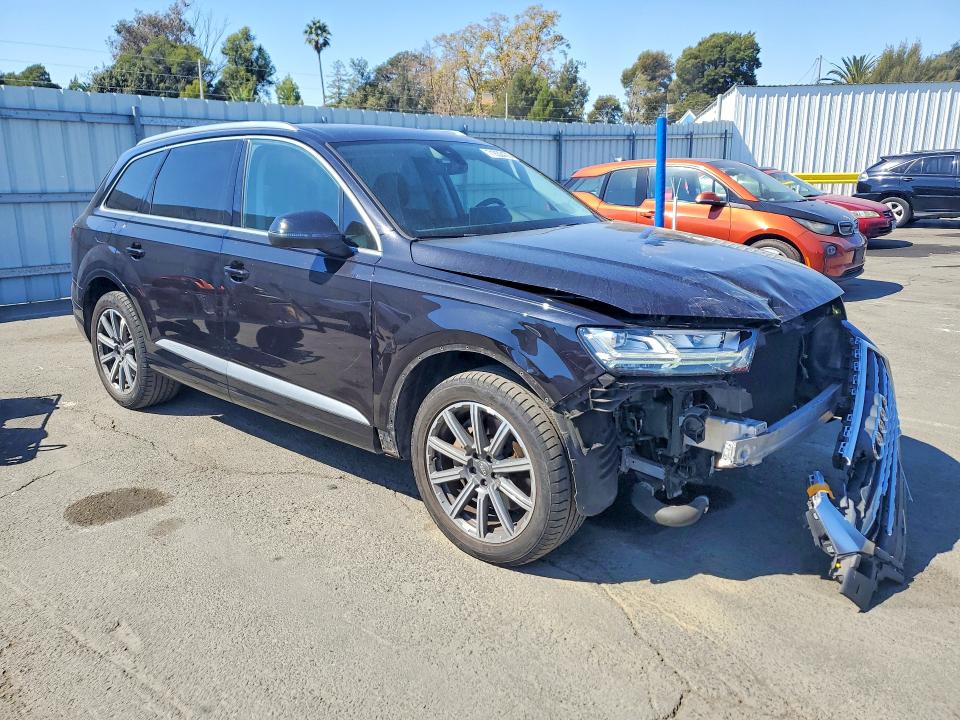 Продажа на аукционе авто 2018 Audi Q7, vin: WA1LHAF73JD016939, номер лота: 71632476