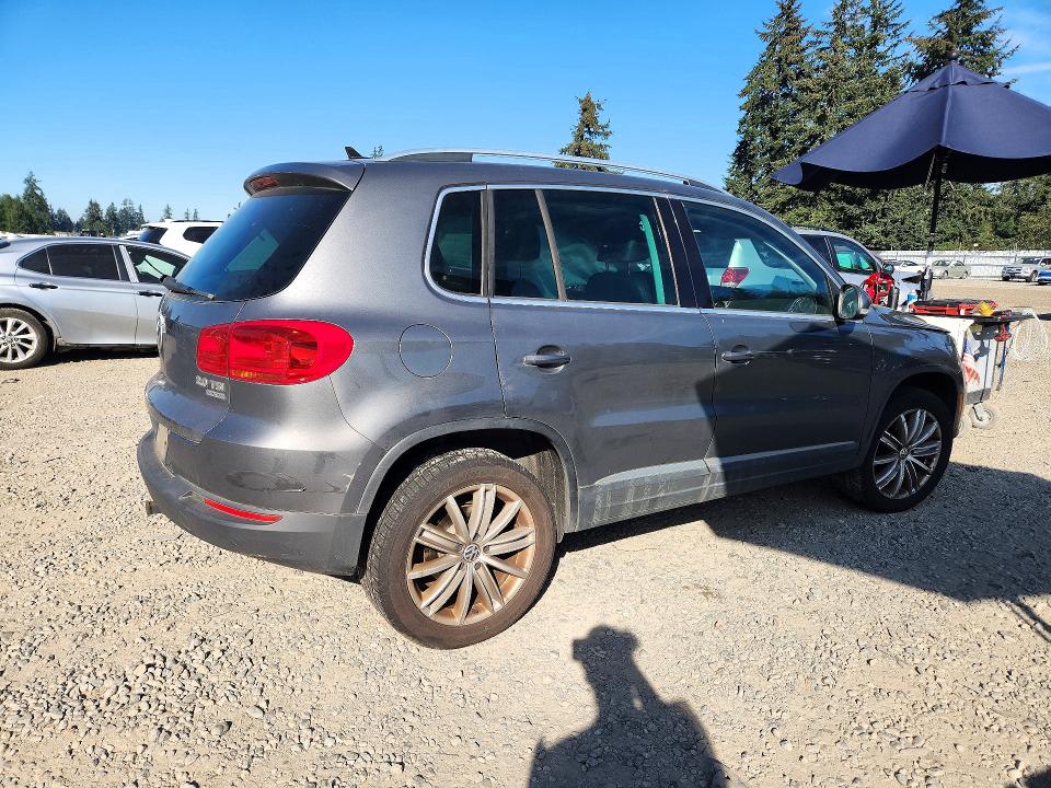 72151656 :رقم المزاد ، WVGBV7AX7CW087486 vin ، 2012 Volkswagen Tiguan مزاد بيع