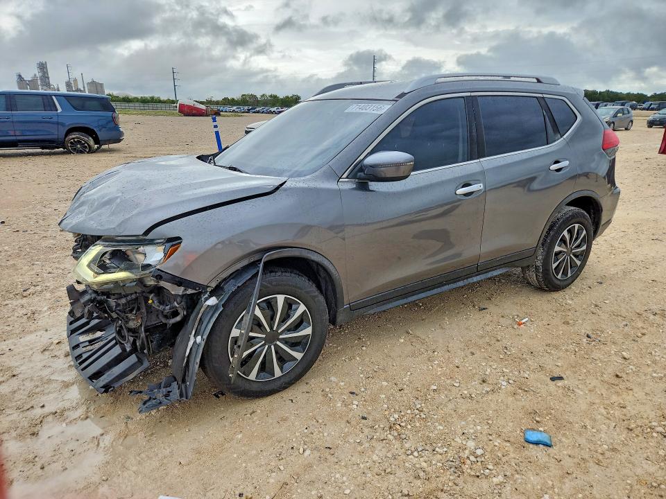 2017 Nissan Rogue მანქანა იყიდება აუქციონზე, vin: JN8AT2MV8HW262939, აუქციონის ნომერი: 71403156