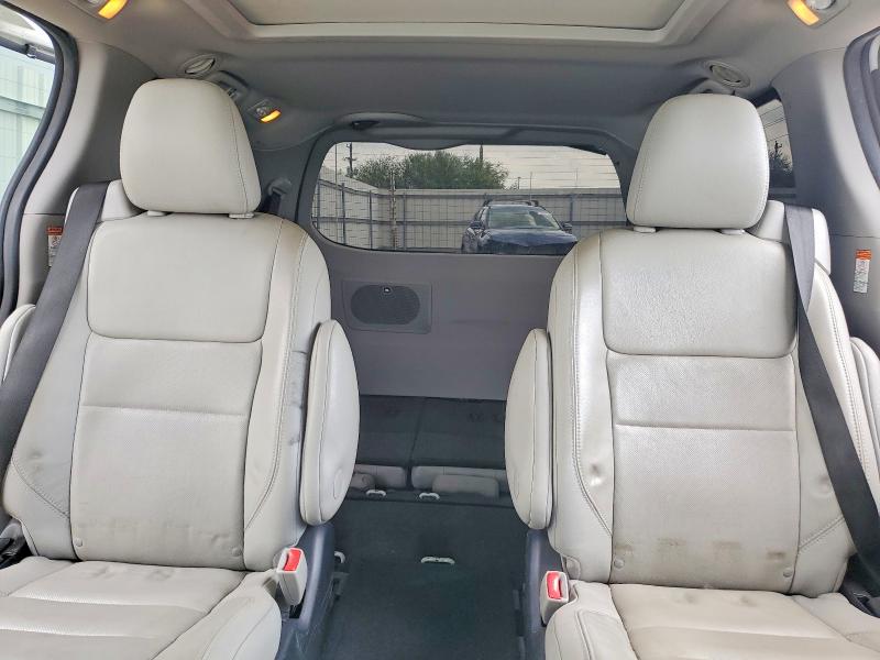 71217976 :رقم المزاد ، 5TDYK3DC9FS527804 vin ، 2015 Toyota Sienna مزاد بيع