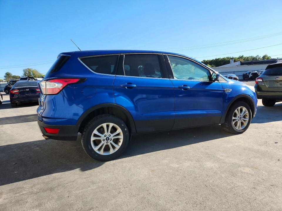 71695756 :رقم المزاد ، 1FMCU9GD1HUE62114 vin ، 2017 Ford Escape مزاد بيع