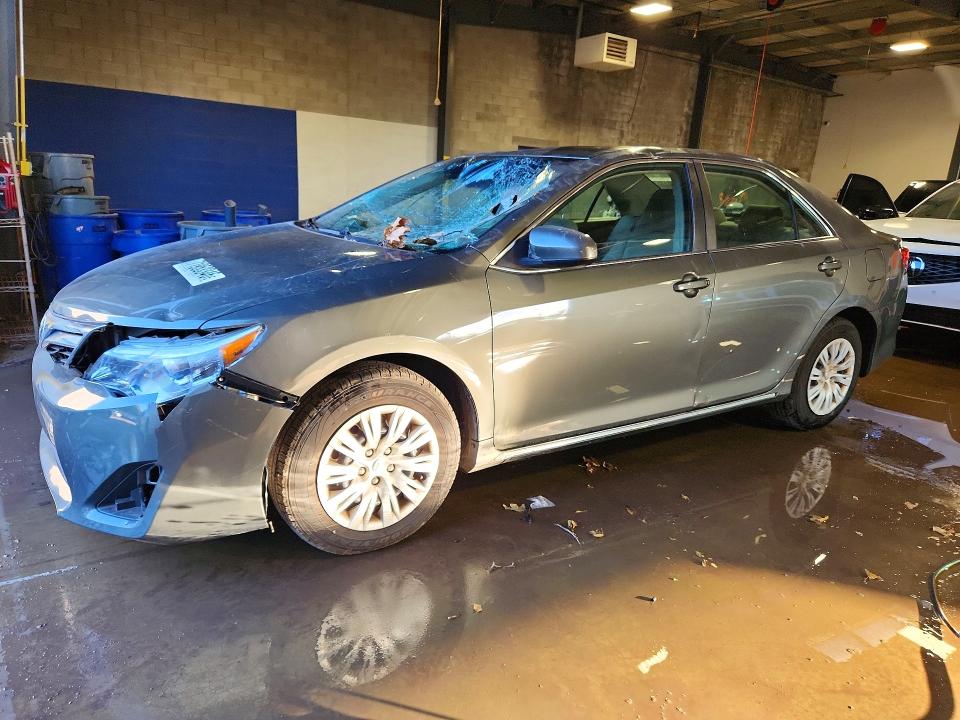71953346 :رقم المزاد ، 4T4BF1FK4ER377485 vin ، 2014 Toyota Camry مزاد بيع