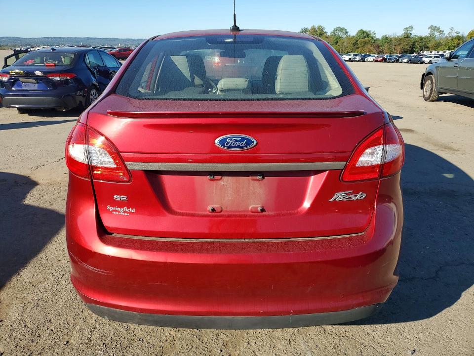 71828606 :رقم المزاد ، 3FADP4BJ2DM202969 vin ، 2013 Ford Fiesta مزاد بيع
