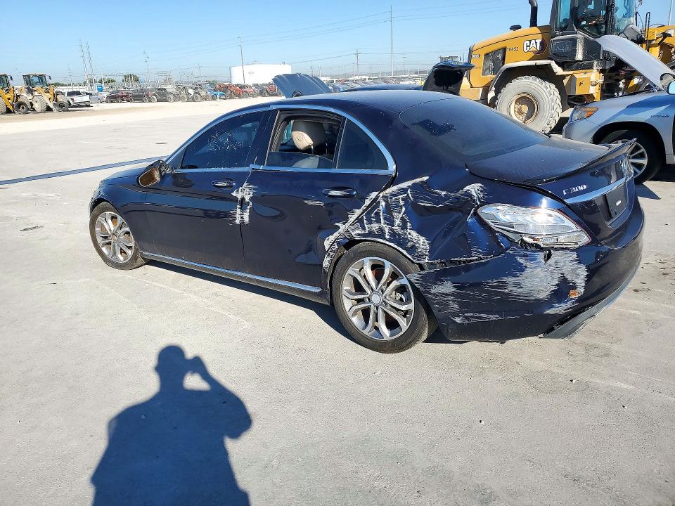 2015 Mercedes-benz C მანქანა იყიდება აუქციონზე, vin: 55SWF4JB0FU075306, აუქციონის ნომერი: 71980896
