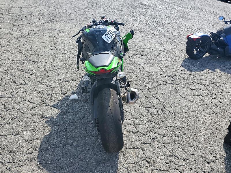 73374056 :رقم المزاد ، JKAZXCR14GA001182 vin ، 2016 Kawasaki Zx1000 مزاد بيع