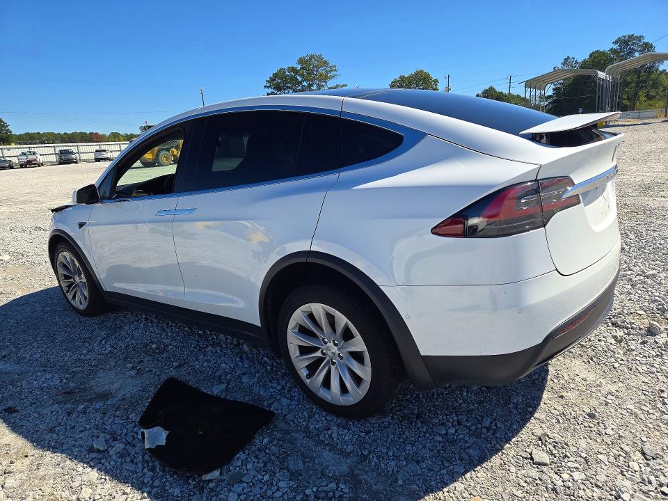 70988666 :رقم المزاد ، 5YJXCDE24LF299425 vin ، 2020 Tesla Model X مزاد بيع