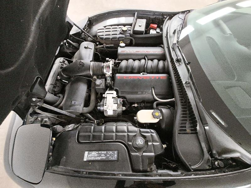 72562926 :رقم المزاد ، 1G1YY22GX45133576 vin ، 2004 Chevrolet Corvette مزاد بيع