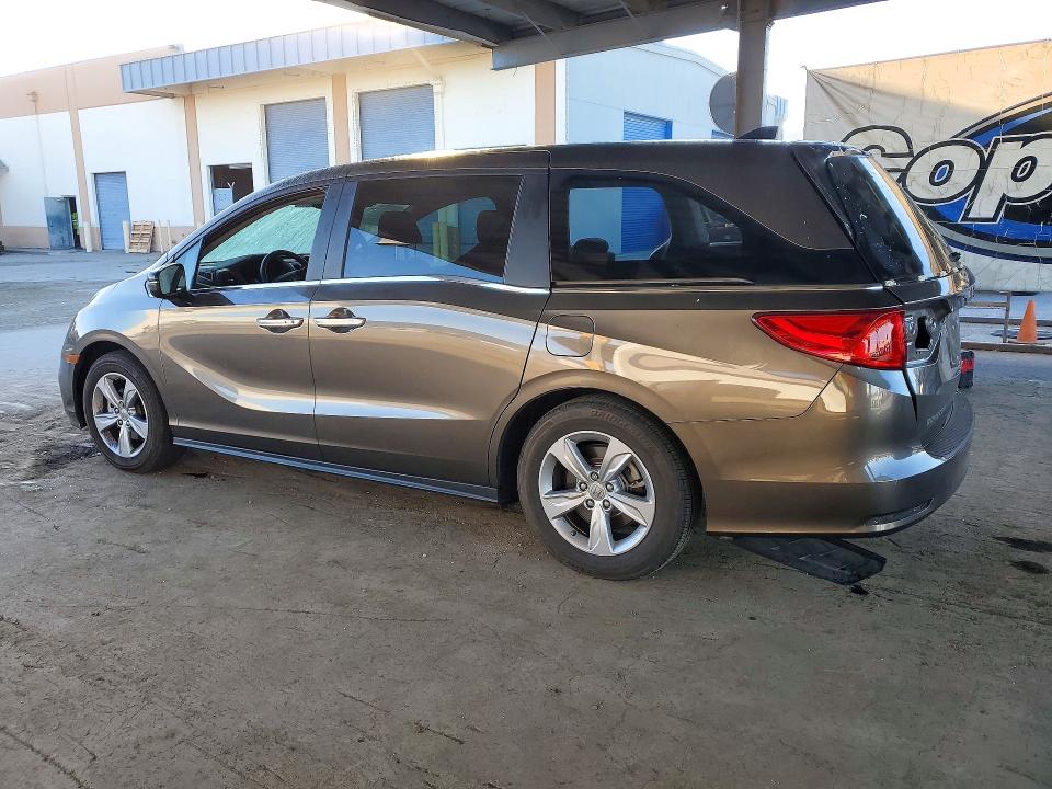 71854746 :رقم المزاد ، 5FNRL6H5XJB104399 vin ، 2018 Honda Odyssey مزاد بيع