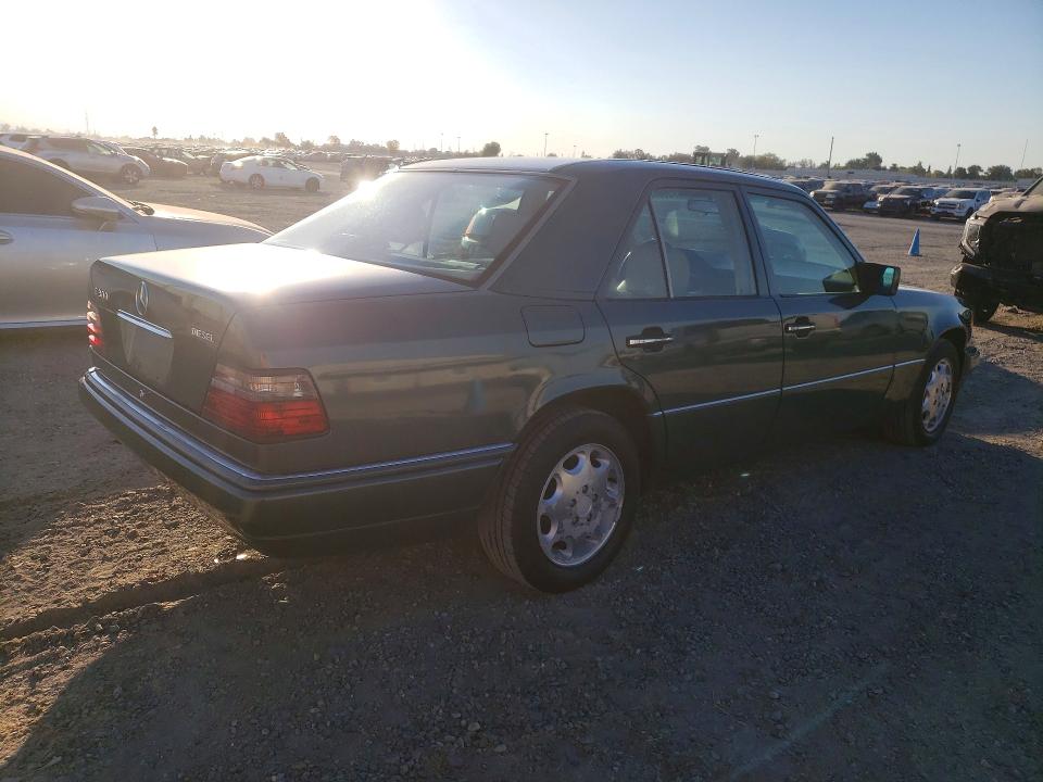 72607346 :رقم المزاد ، WDBEB31E6SC153364 vin ، 1995 Mercedes-benz E مزاد بيع