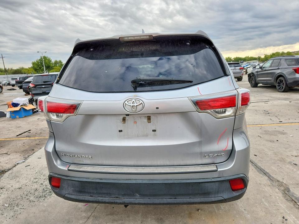 71073086 :رقم المزاد ، 5TDBKRFH7GS226774 vin ، 2016 Toyota Highlander مزاد بيع