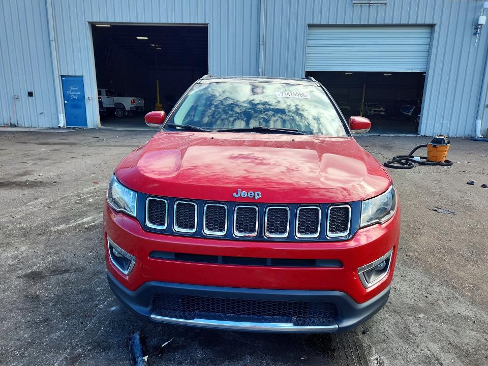 2018 Jeep Compass მანქანა იყიდება აუქციონზე, vin: 3C4NJCCB7JT411885, აუქციონის ნომერი: 71429056