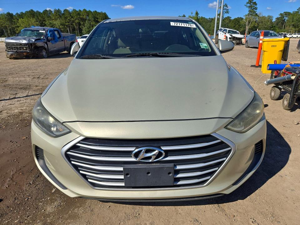 72171176 :رقم المزاد ، 5NPD74LF4HH125618 vin ، 2017 Hyundai Elantra مزاد بيع