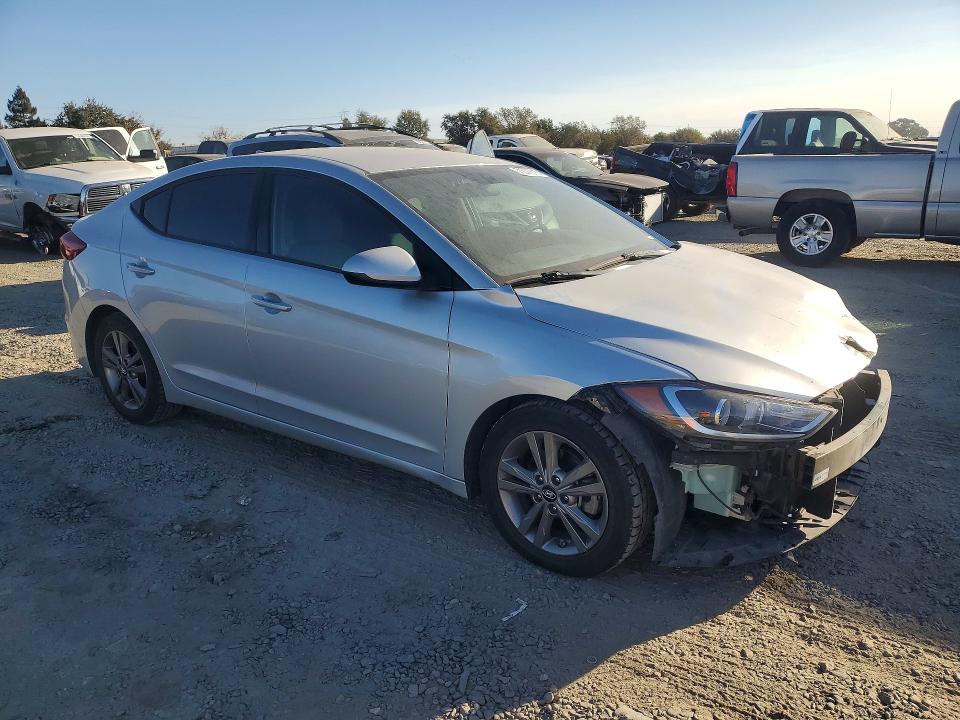71071816 :رقم المزاد ، 5NPD84LF6JH329646 vin ، 2018 Hyundai Elantra مزاد بيع