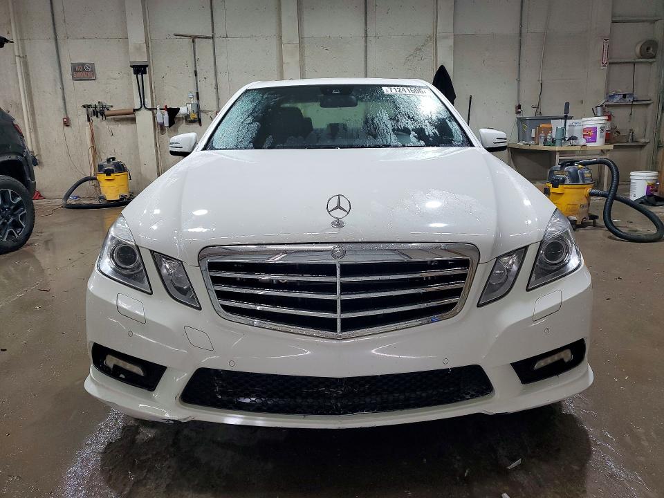 2011 Mercedes-benz E მანქანა იყიდება აუქციონზე, vin: WDDHF2EB8BA310620, აუქციონის ნომერი: 71241606