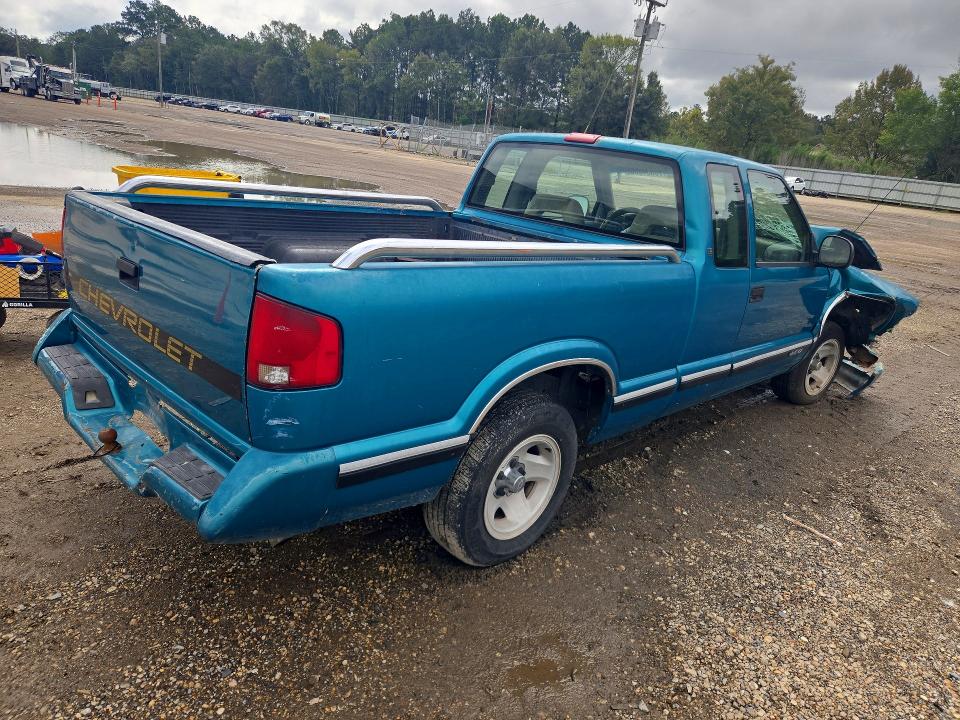 70634656 :رقم المزاد ، 1GCCS19Z9S8206727 vin ، 1995 Chevrolet S Truck مزاد بيع