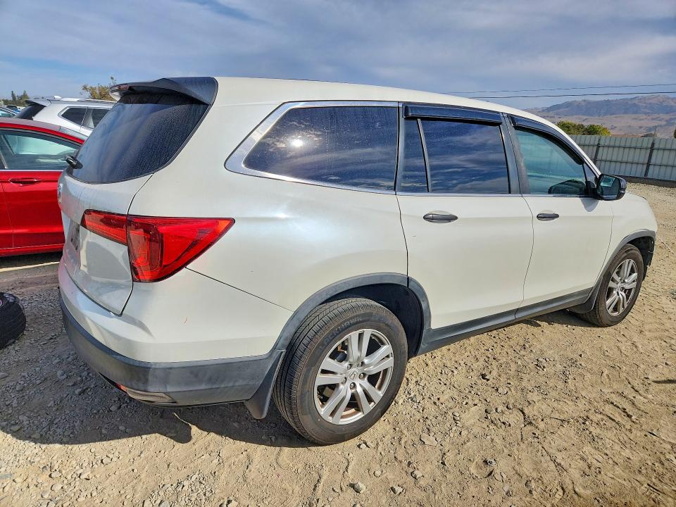 71587196 :رقم المزاد ، 5FNYF5H12GB031015 vin ، 2016 Honda Pilot مزاد بيع
