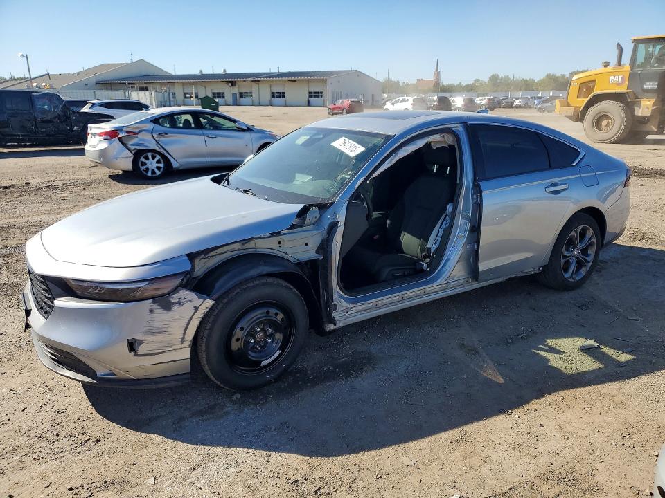Auction sale of the 2024 Honda Accord, vin: 1HGCY1F31RA056101, lot number: 71641916