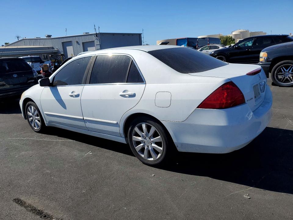 72202406 :رقم المزاد ، 1HGCM567X7A174019 vin ، 2007 Honda Accord مزاد بيع