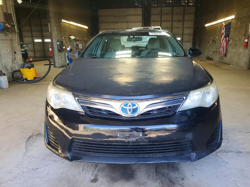 2014 Toyota Camry Hybrid მანქანა იყიდება აუქციონზე, vin: 4T1BD1FK0EU105287, აუქციონის ნომერი: 71511036