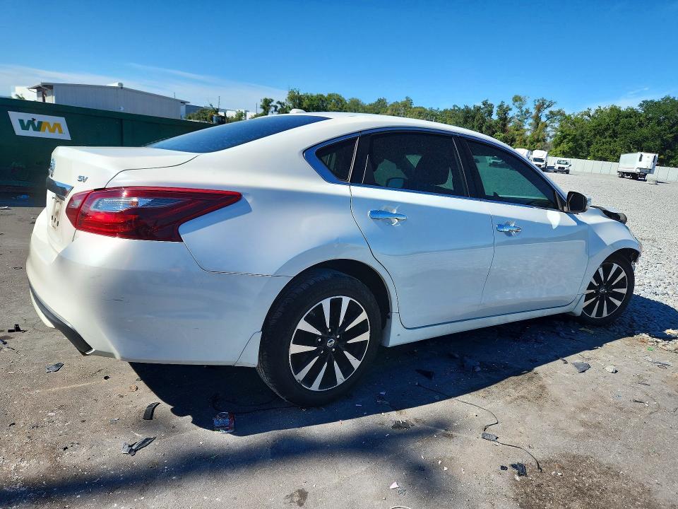 Продажа на аукционе авто 2018 Nissan Altima, vin: 1N4AL3AP4JC147890, номер лота: 71098336