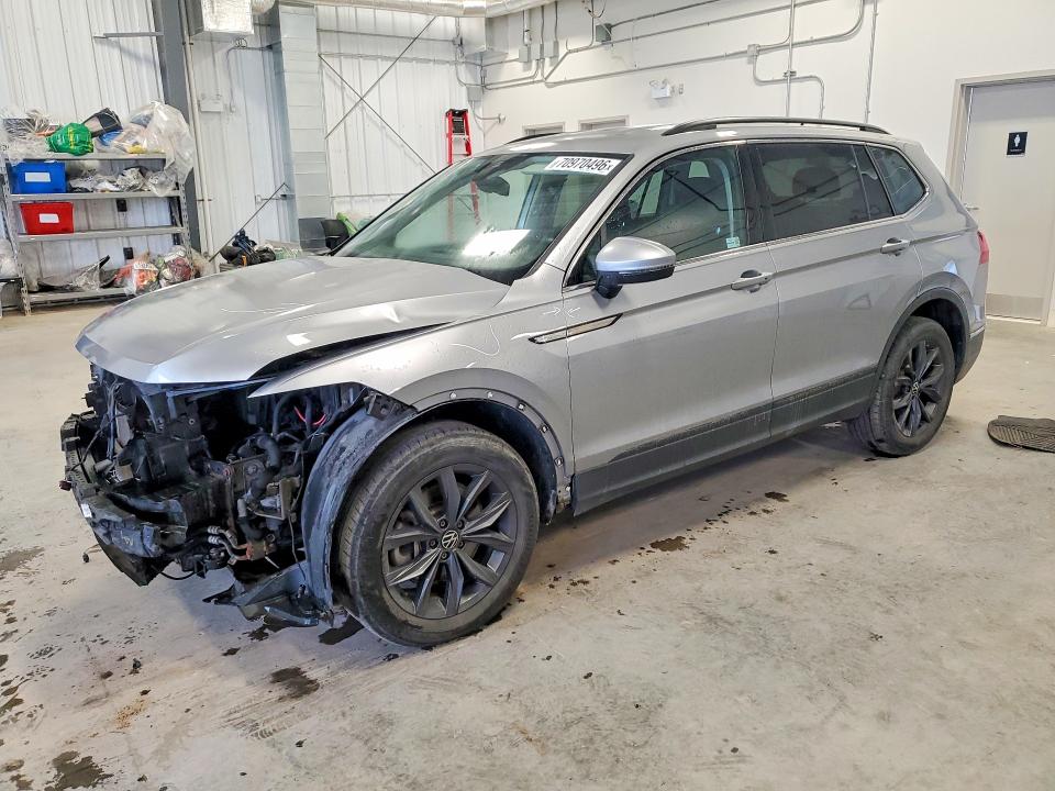 Продажа на аукционе авто 2022 Volkswagen Tiguan, vin: 3VV2B7AX8NM040677, номер лота: 70970496