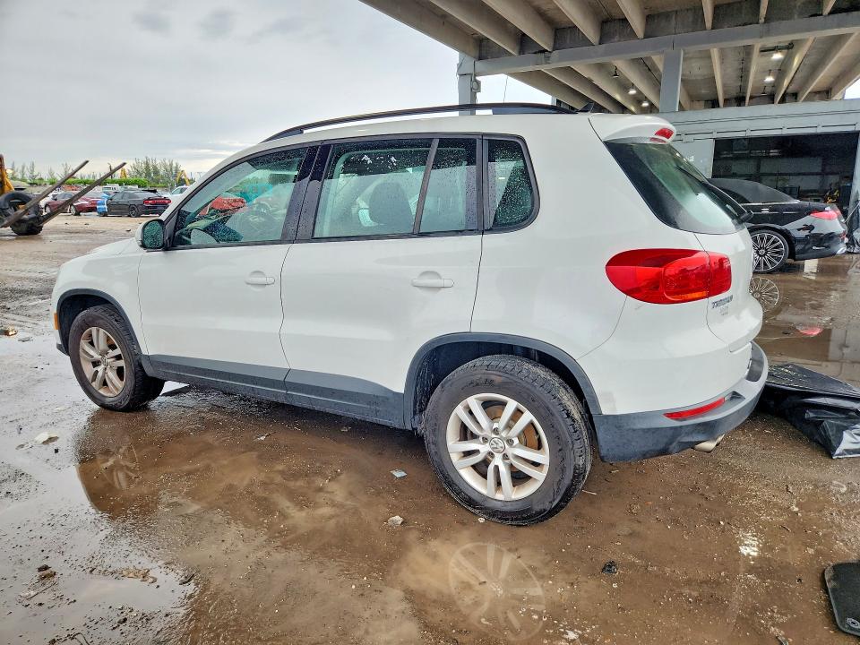 71097886 :رقم المزاد ، WVGBV7AX1FW102052 vin ، 2015 Volkswagen Tiguan مزاد بيع