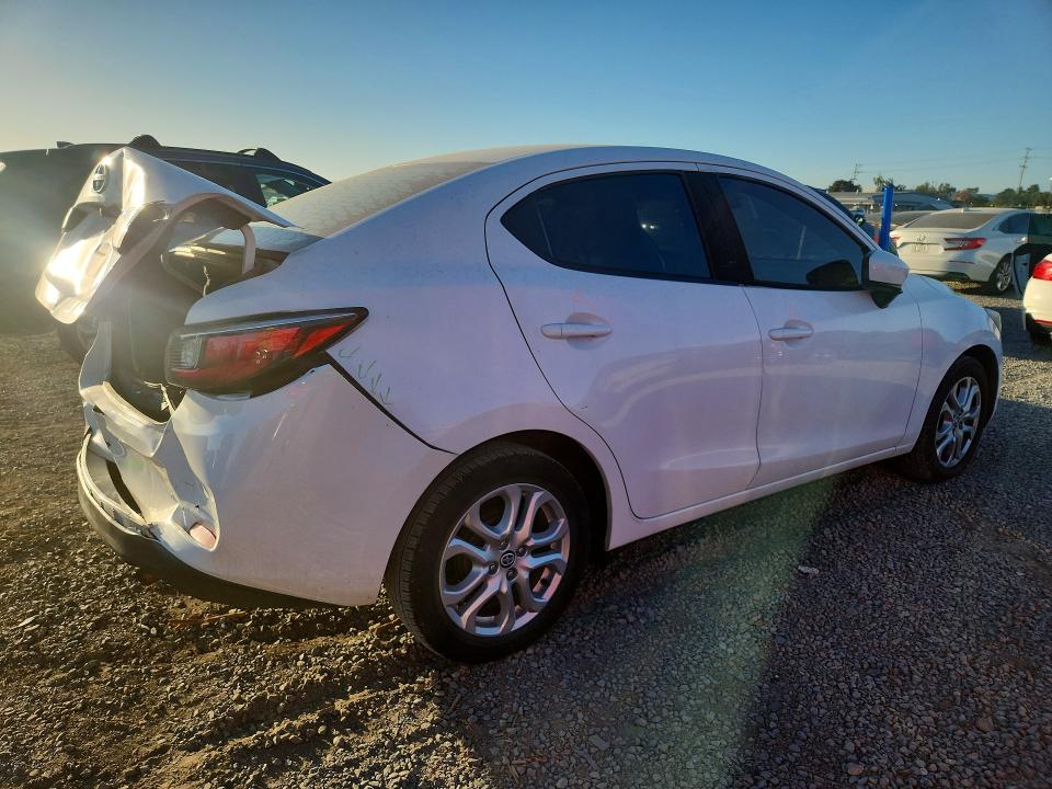 Продаж на аукціоні авто 2016 Scion Ia, vin: 3MYDLBZV4GY143702, номер лоту: 73526866