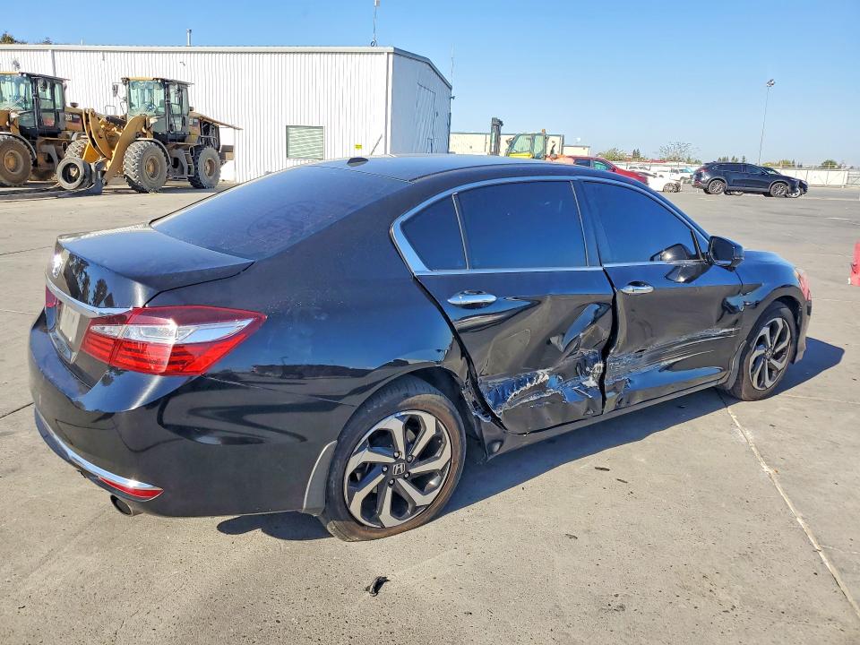 2017 Honda Accord მანქანა იყიდება აუქციონზე, vin: 1HGCR2F7XHA237329, აუქციონის ნომერი: 70921716