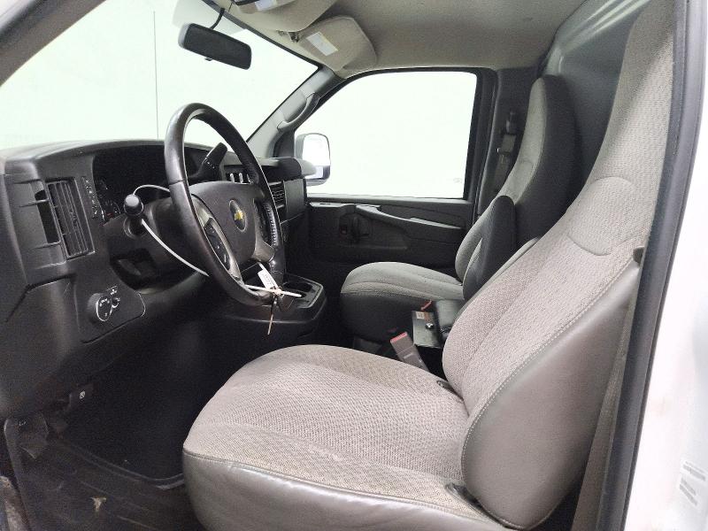 71460556 :رقم المزاد ، 1GCWGFCF0F1151352 vin ، 2015 Chevrolet Express G2500 مزاد بيع