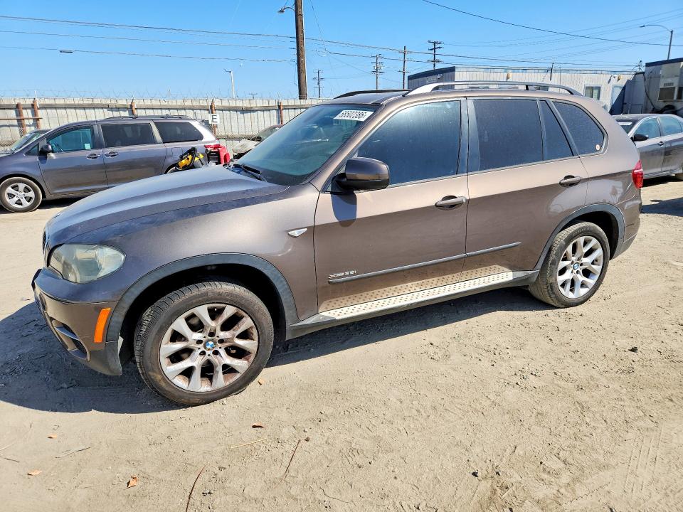 68502386 :رقم المزاد ، 5UXZV4C55BL400563 vin ، 2011 Bmw X5 مزاد بيع