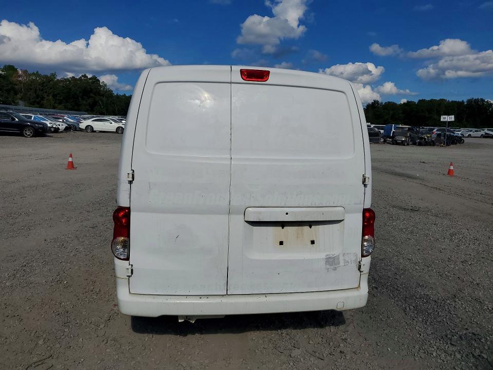 70111086 :رقم المزاد ، 3N6CM0KN2JK697897 vin ، 2018 Nissan Nv200 مزاد بيع