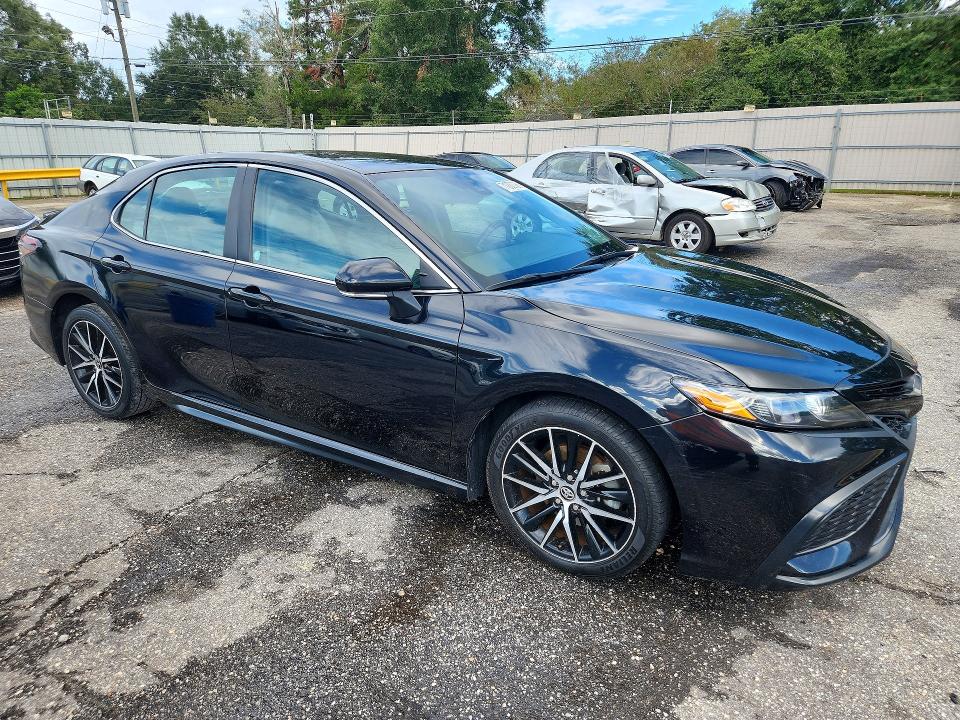71230726 :رقم المزاد ، 4T1G11AKXNU661600 vin ، 2022 Toyota Camry مزاد بيع