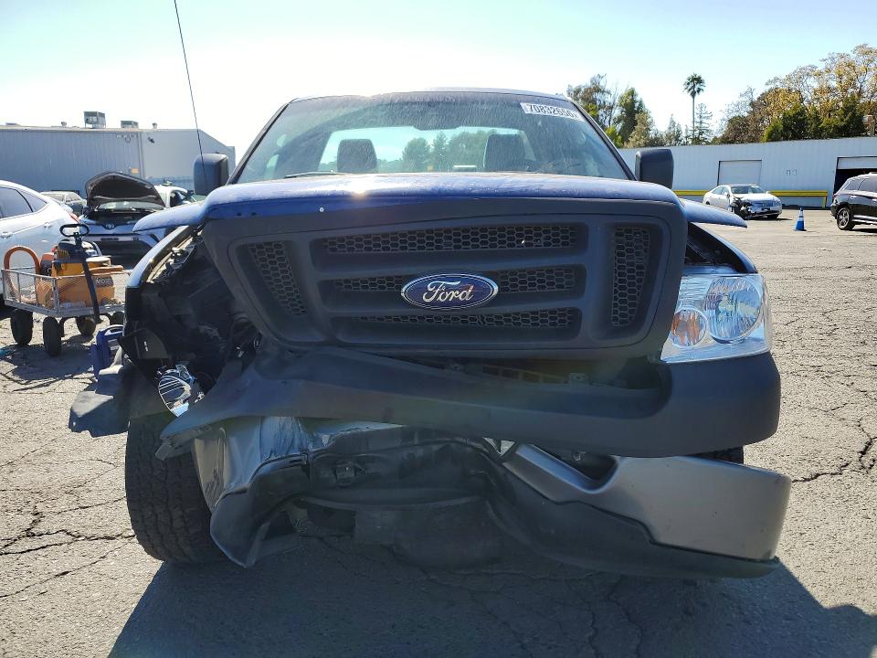 70832656 :رقم المزاد ، 1FTRF12257KC45238 vin ، 2007 Ford F150 مزاد بيع