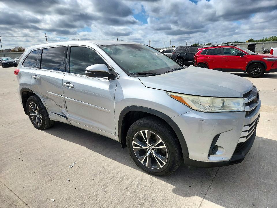 2018 Toyota Highlander მანქანა იყიდება აუქციონზე, vin: 5TDZZRFH8JS241222, აუქციონის ნომერი: 72251876