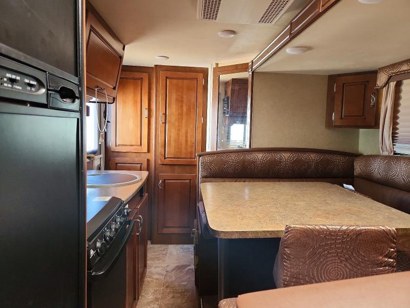 69579186 :رقم المزاد ، 56YTT1627DL313327 vin ، 2014 Lance Recreational Vehicle (rv) مزاد بيع