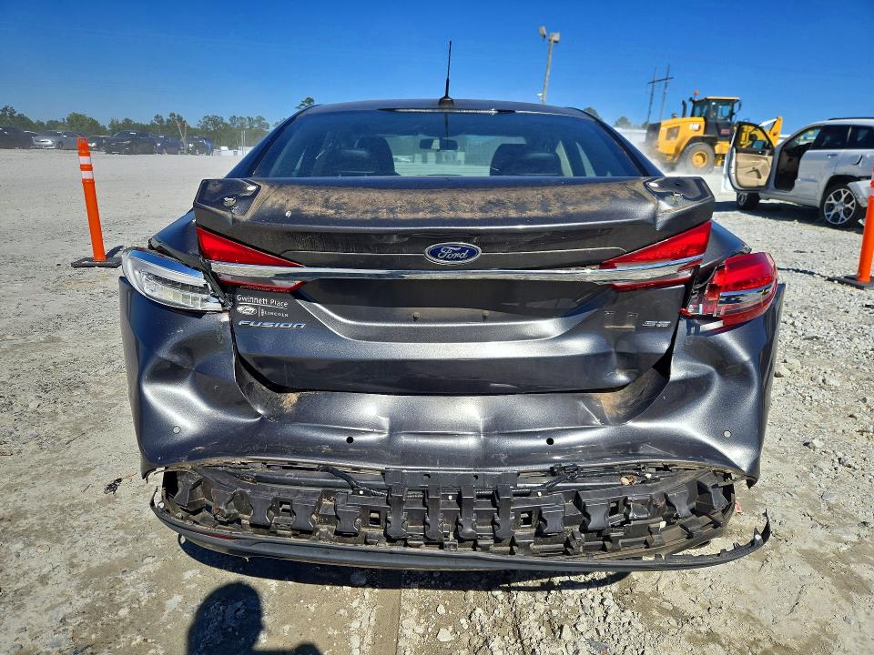72023076 :رقم المزاد ، 3FA6P0H75JR183538 vin ، 2018 Ford Fusion مزاد بيع