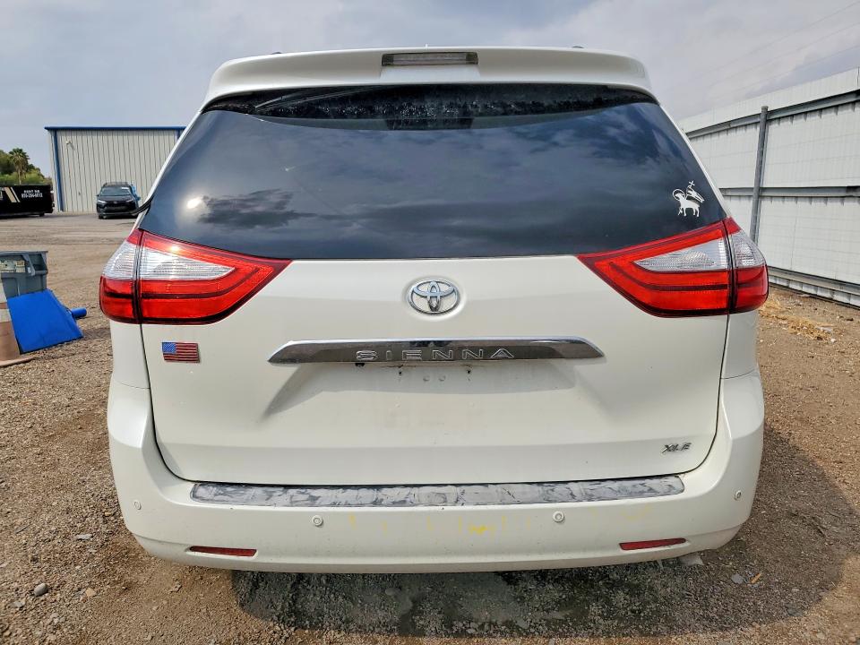 71217976 :رقم المزاد ، 5TDYK3DC9FS527804 vin ، 2015 Toyota Sienna مزاد بيع