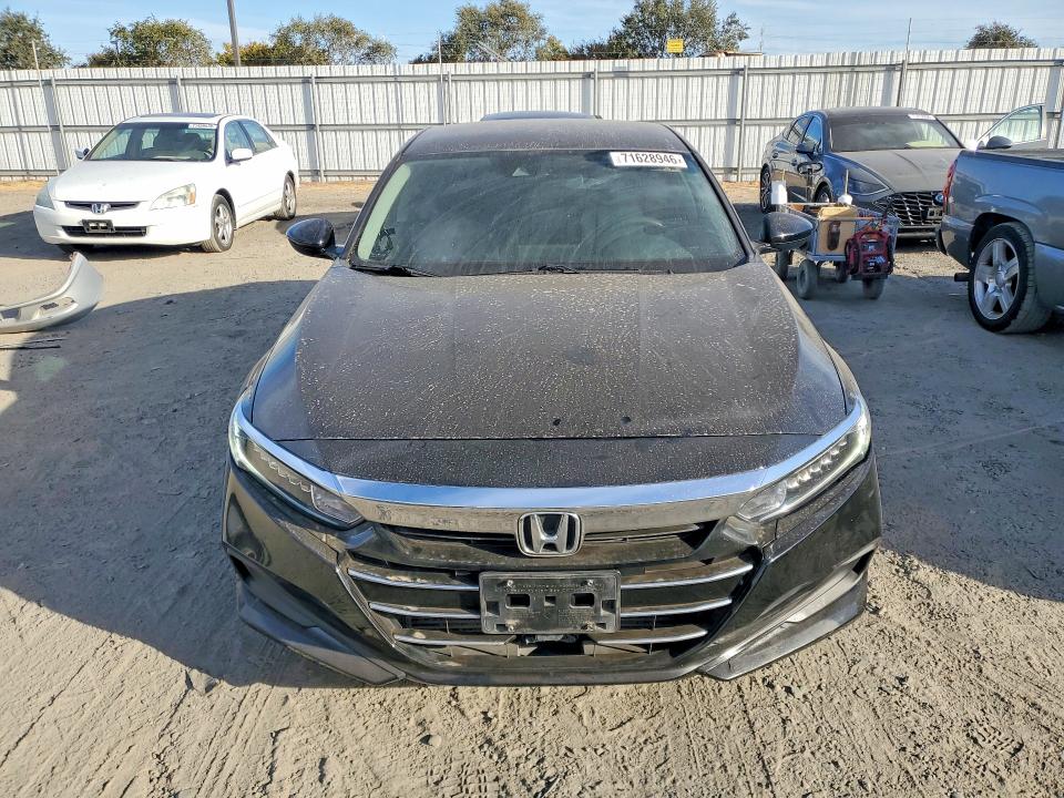 71628946 :رقم المزاد ، 1HGCV1F12NA009063 vin ، 2022 Honda Accord مزاد بيع