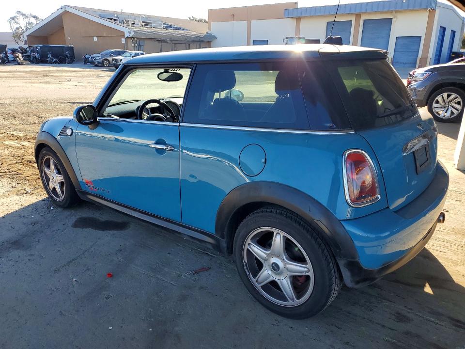 2009 Mini Cooper მანქანა იყიდება აუქციონზე, vin: WMWMF335X9TW70558, აუქციონის ნომერი: 73172696