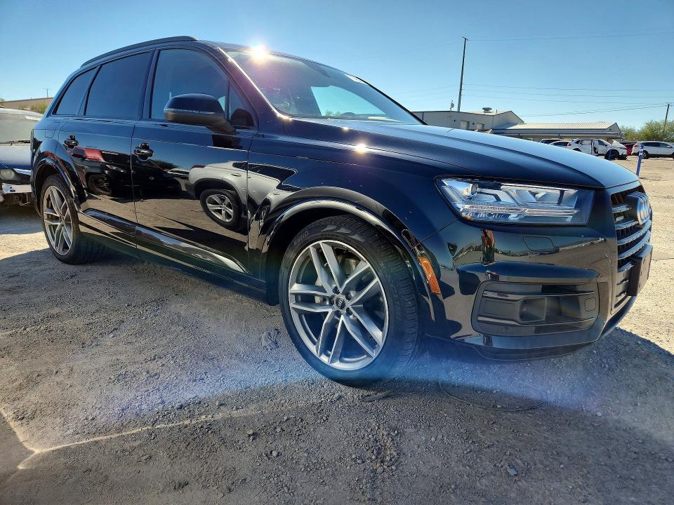 Продажа на аукционе авто 2017 Audi Q7, vin: WA1VAAF78HD057008, номер лота: 71493456